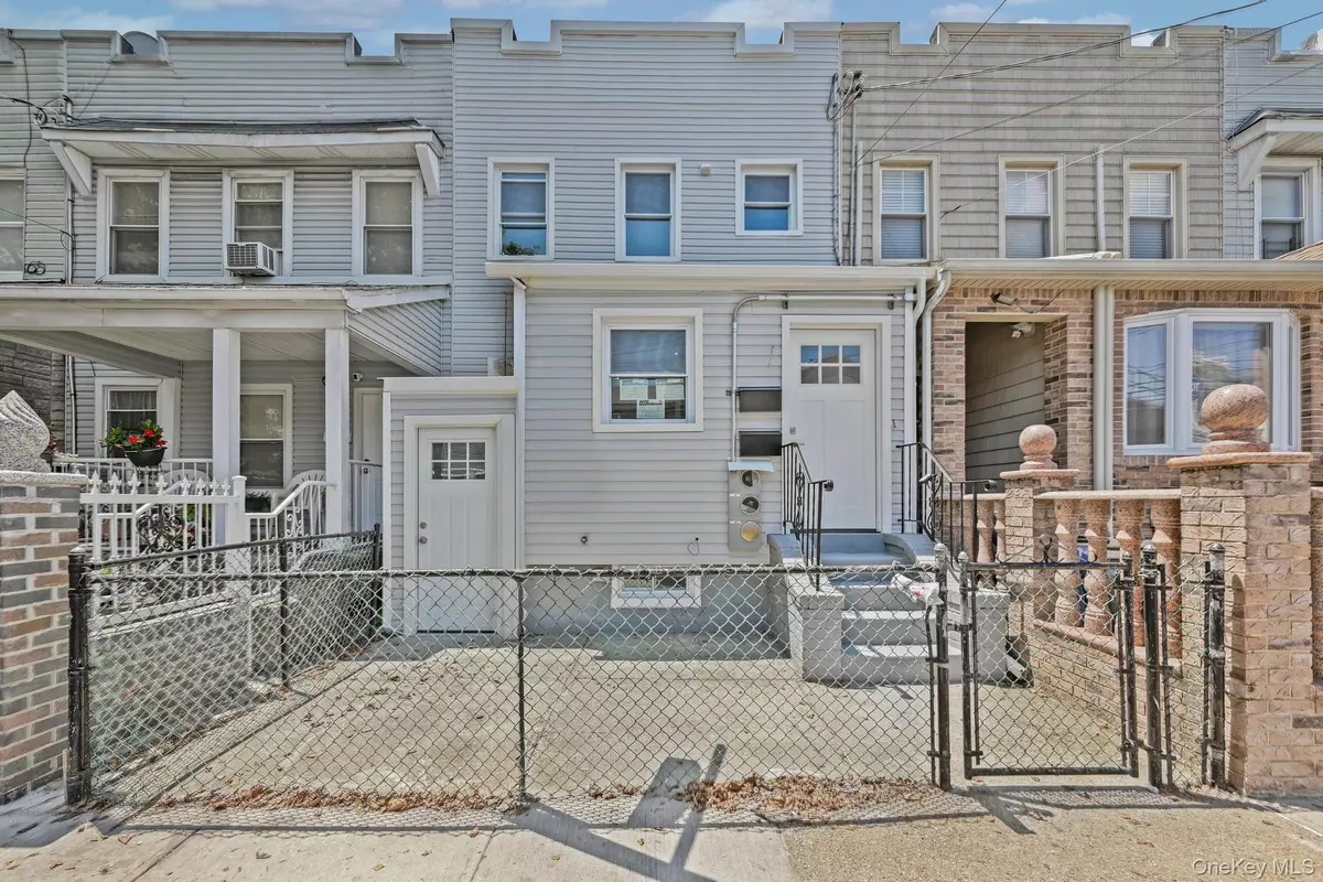 Ozone Park, NY 11416,95-22 75 STREET