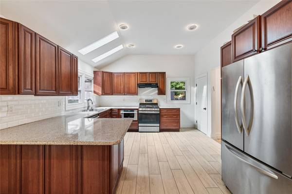 Chestnut Ridge, NY 10977,11 Brookview BLVD