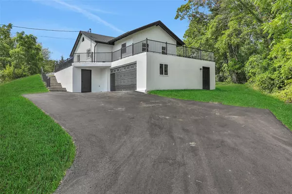 Marlboro, NY 12542,55 Cross RD