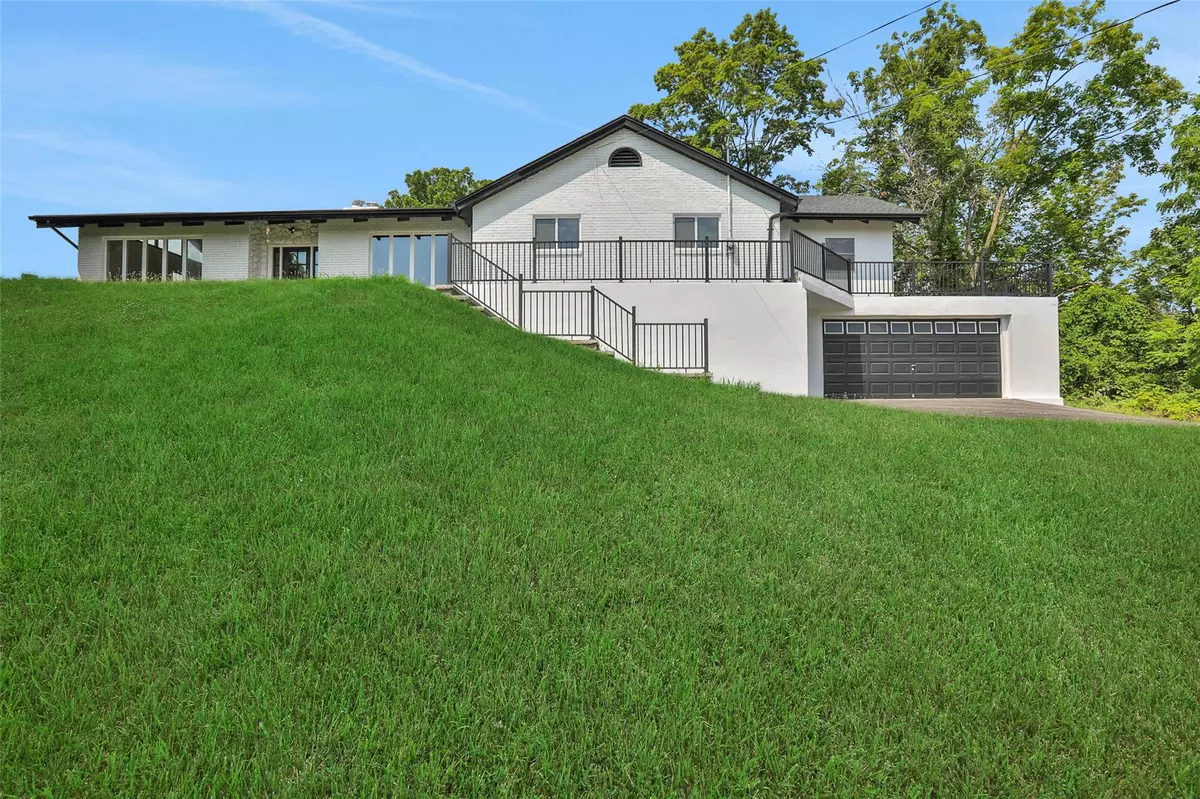 Marlboro, NY 12542,55 Cross RD