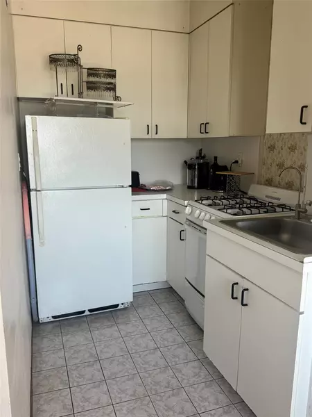 99-60 63rd RD #11F, Rego Park, NY 11374