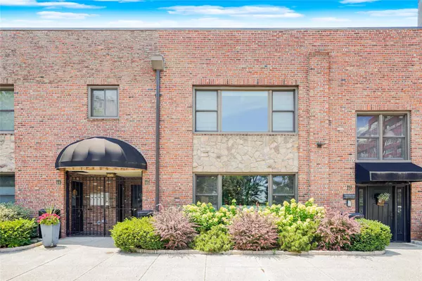 46 Bay St Landing #Q1F, Staten Island, NY 10301