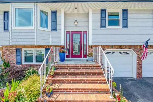Oakdale, NY 11769,6 Holly RD