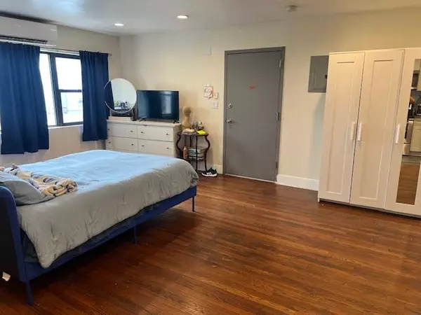 Farmingdale, NY 11735,155 Main ST #6