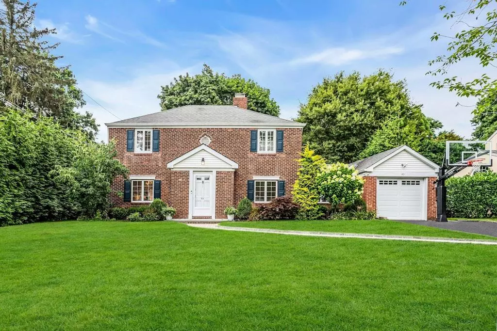 Manhasset, NY 11030,63 Hilltop DR