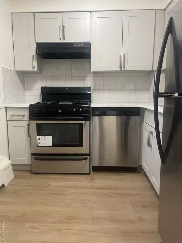 Rego Park, NY 11374,61-25 97th ST #1D