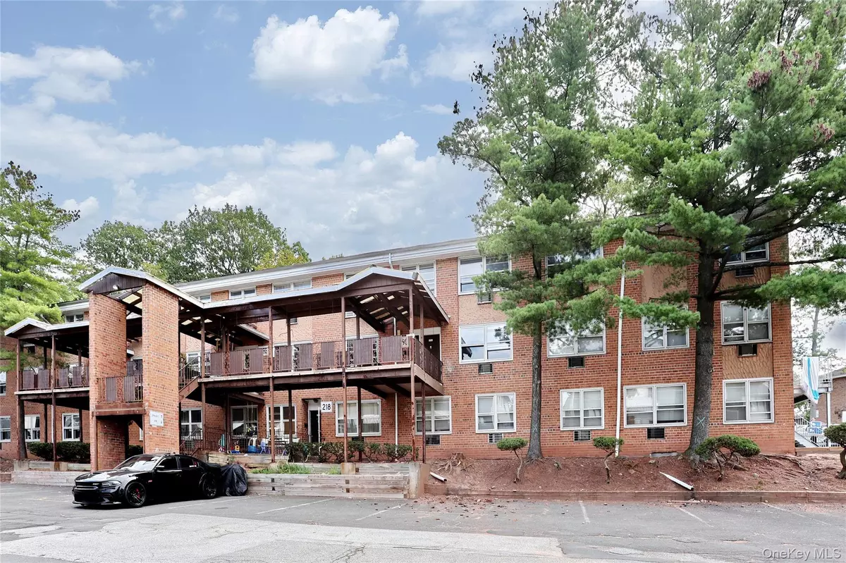 Monsey, NY 10952,219 Kearsing Pkwy #A