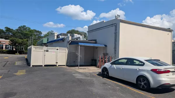 East Northport, NY 11731,352-354 Larkfield RD