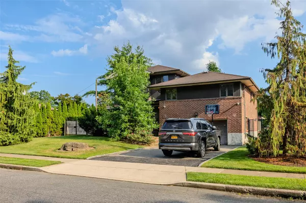 Syosset, NY 11791,31 Morris DR