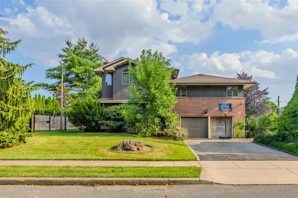 Syosset, NY 11791,31 Morris DR