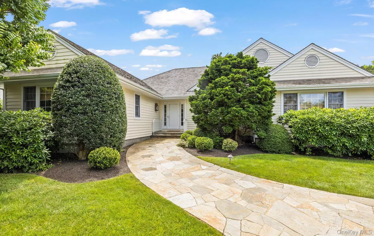 Southampton, NY 11968,32 Cobblefield LN