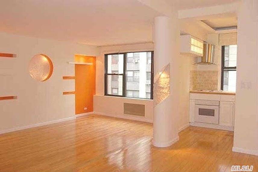 Rego Park, NY 11374,98-22 63 DR #5C