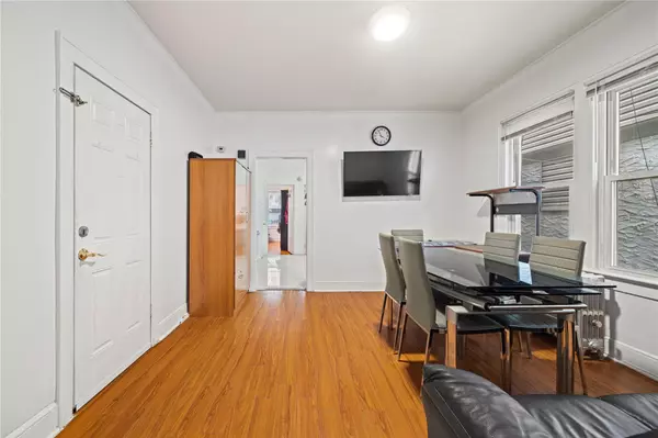 College Point, NY 11356,12141 6th AVE