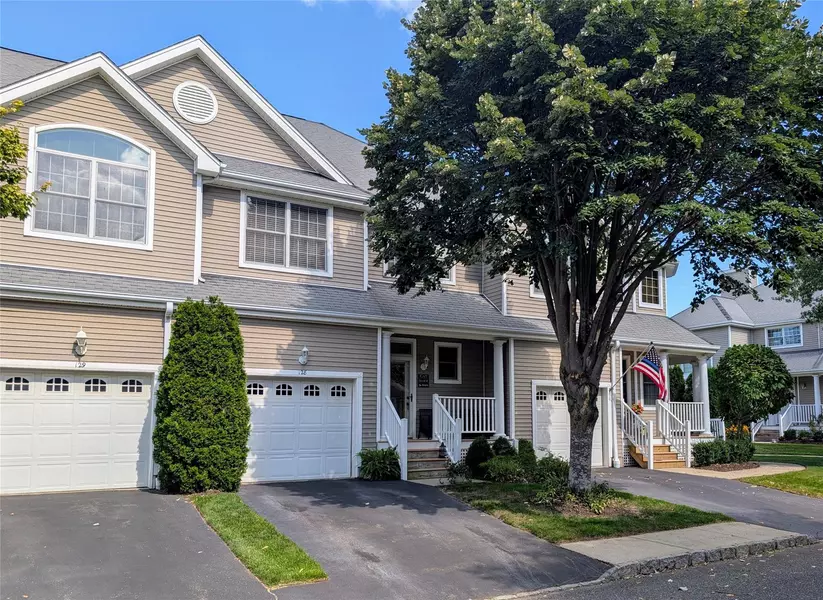 128 Blair RD #128, East Setauket, NY 11733