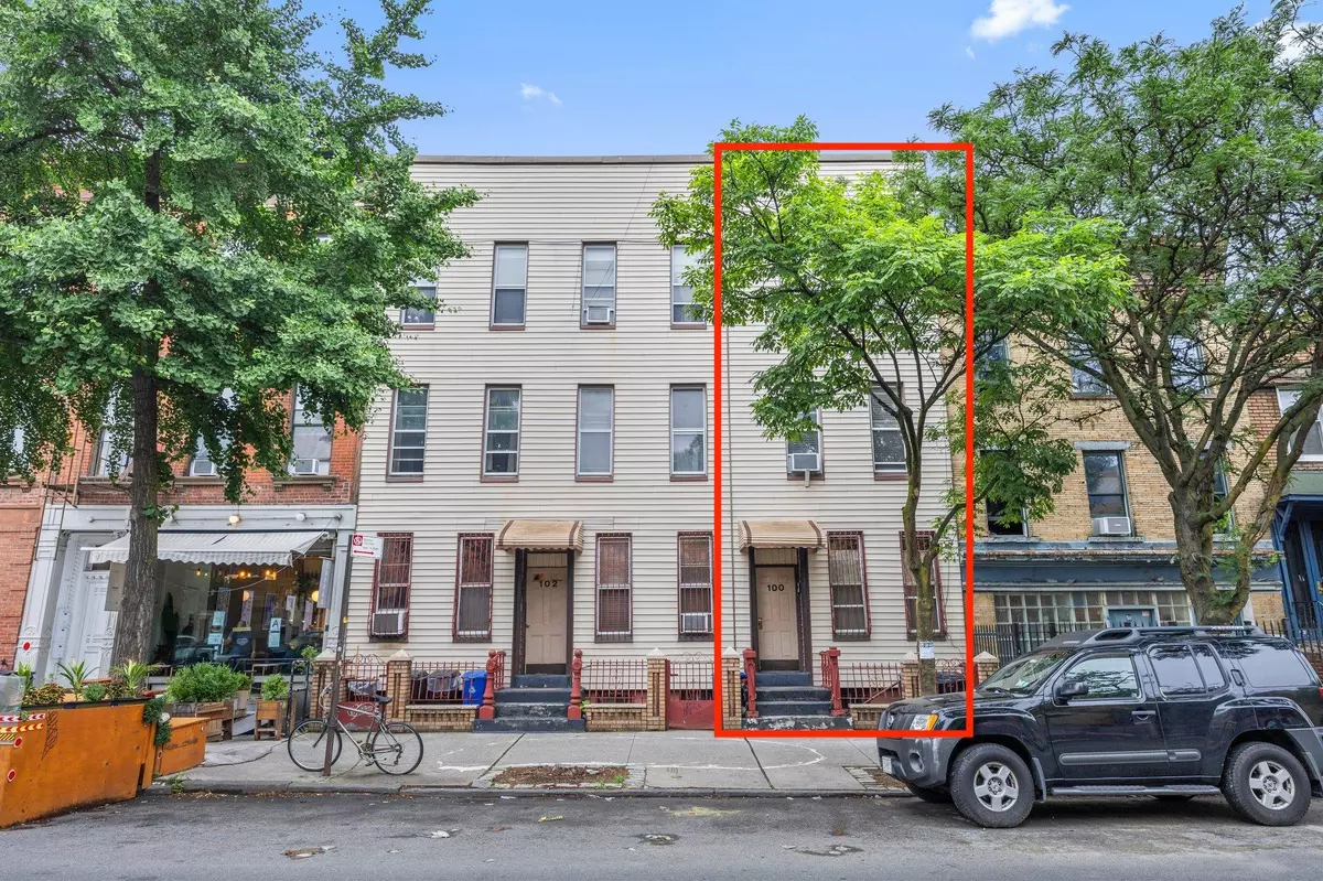 Brooklyn, NY 11211,100 Roebling ST