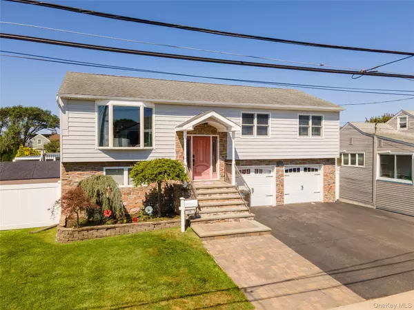 110 Stirling AVE,  Freeport,  NY 11520