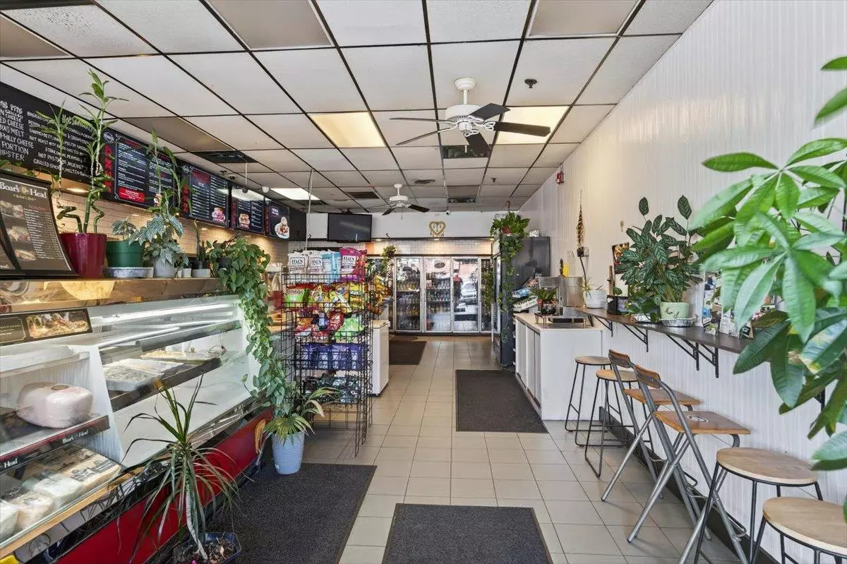 Lake Ronkonkoma, NY 11779,710 Portion RD