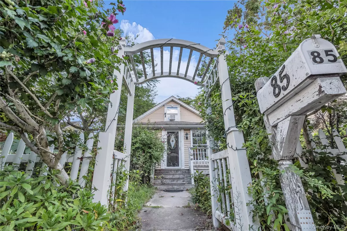 Patchogue, NY 11772,85 Robert ST