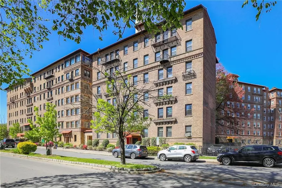 14 N Chatsworth AVE #5K, Larchmont, NY 10538