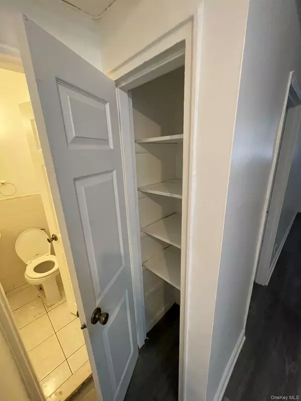 Elmhurst, NY 11373,83-25 Vietor AVE #1D