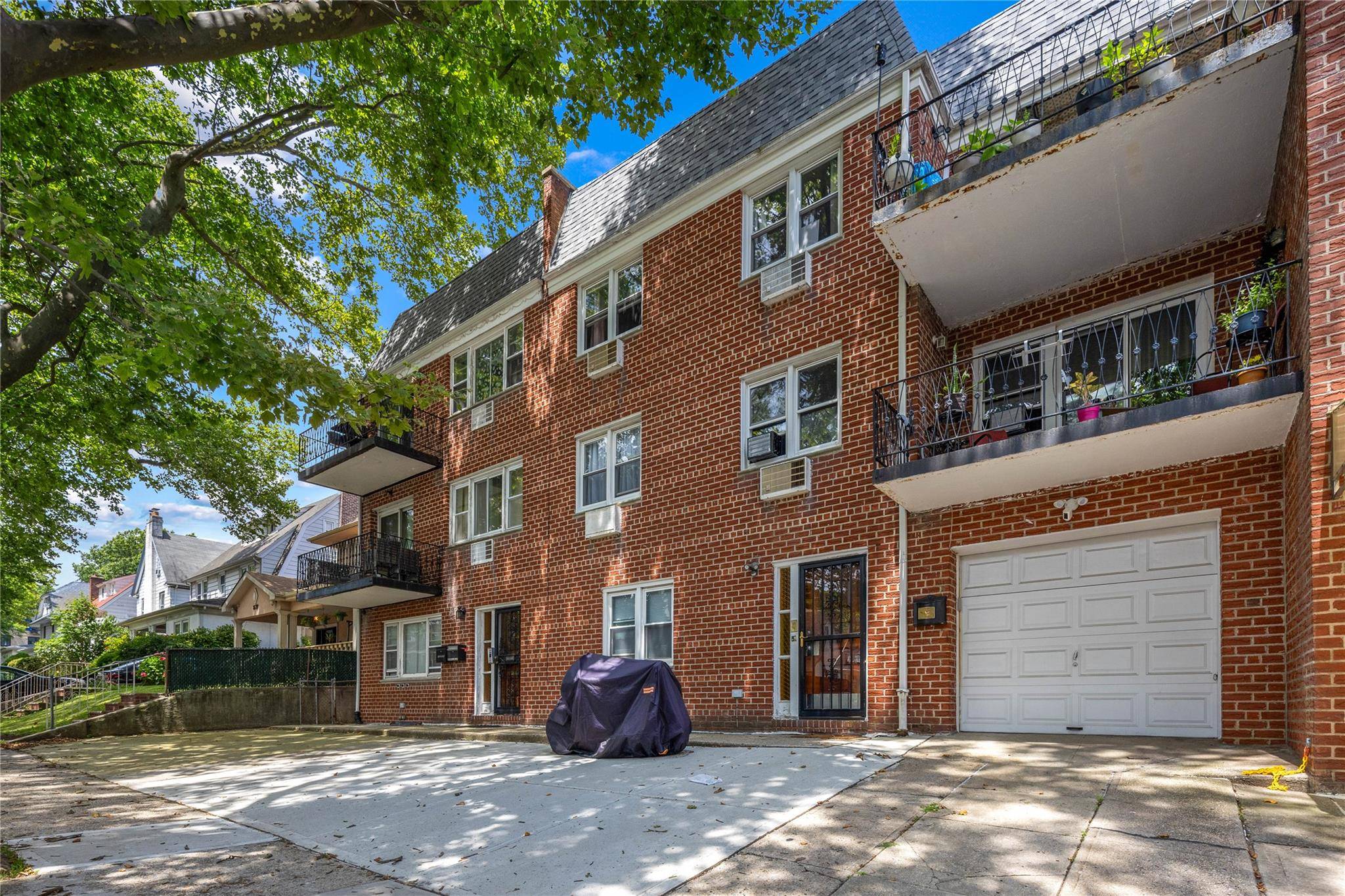 85-45 Abingdon RD, Kew Gardens, NY 11415