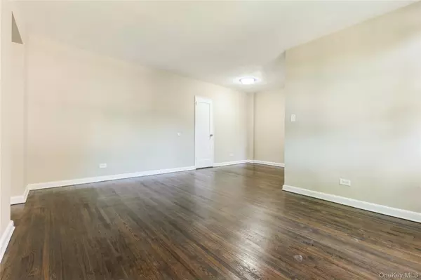 Corona, NY 11368,112-24 Northern BLVD #2E