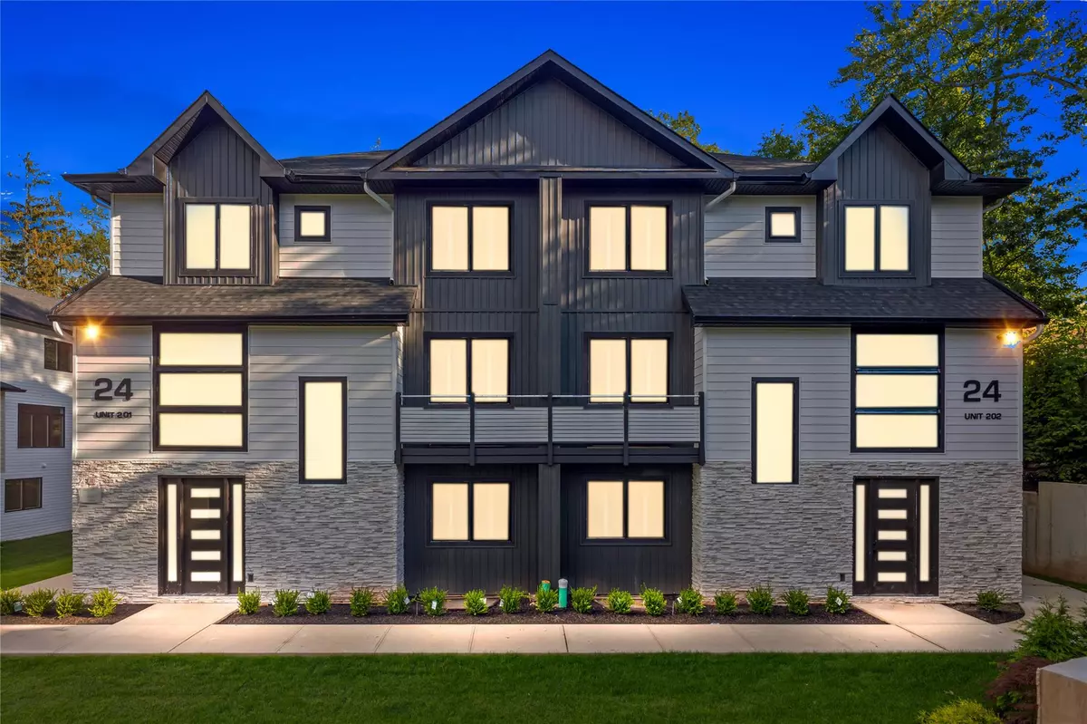 Monsey, NY 10952,24 Suffern PL #201