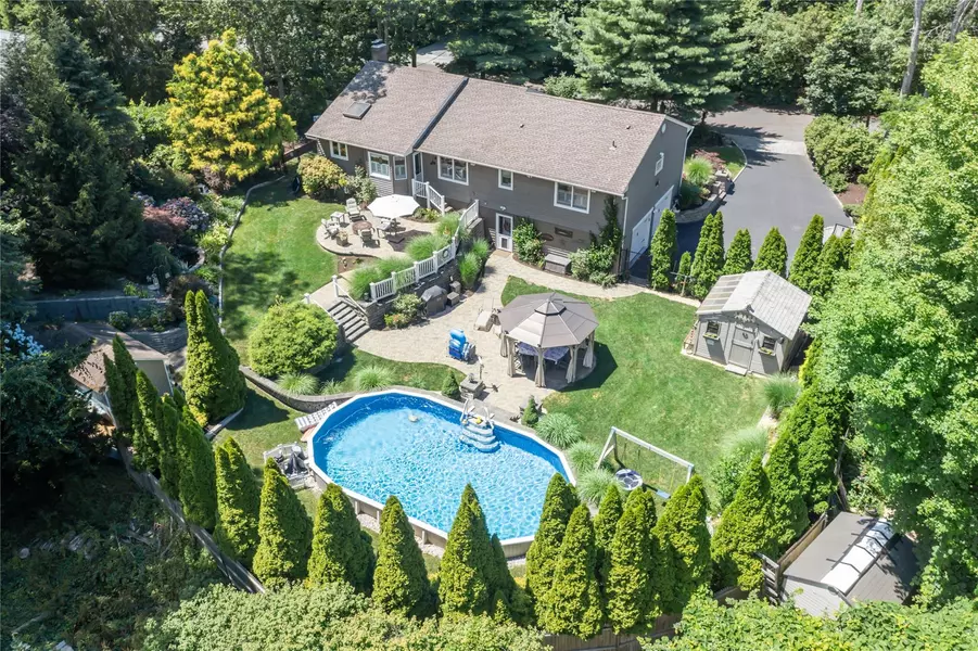 4 Suffolk Down, Shoreham, NY 11786