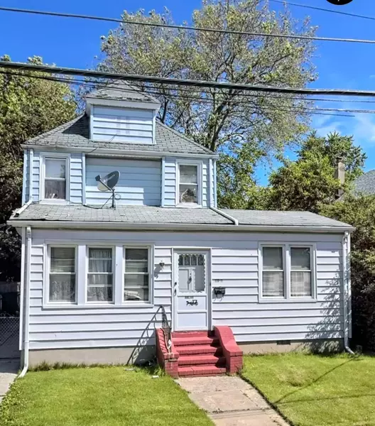 220-11 94 DR, Jamaica, NY 11428