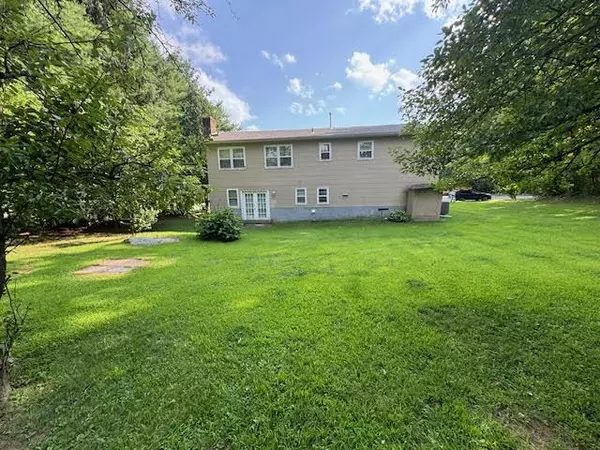 New Windsor, NY 12553,346 Nina ST