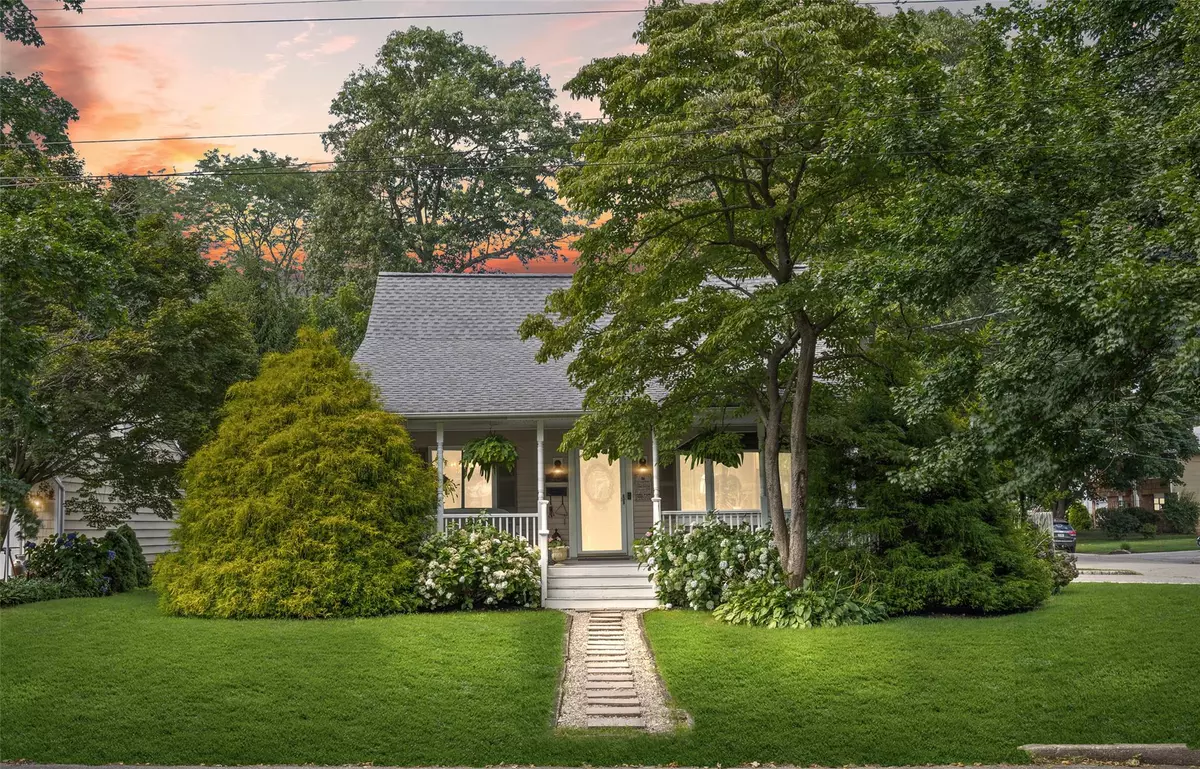 East Northport, NY 11731,300 3rd AVE