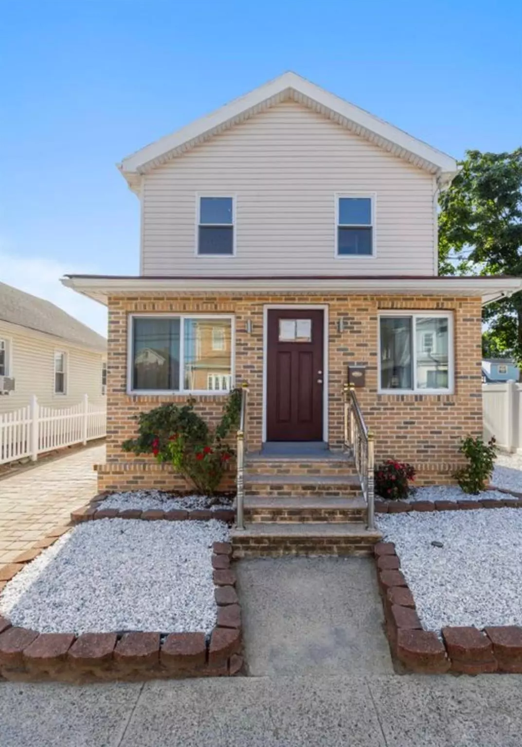 Elmont, NY 11003,257 Biltmore AVE