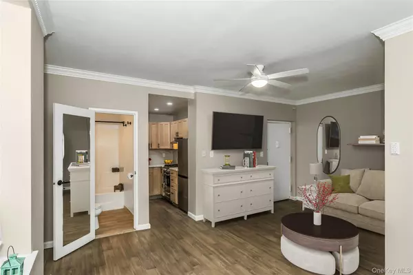 Long Beach, NY 11561,310 Riverside BLVD #1E