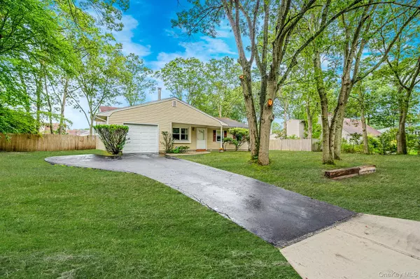 Farmingville, NY 11738,9 Fenwick AVE