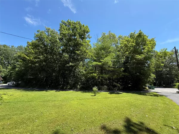 Hyde Park, NY 12538,64 Holt RD