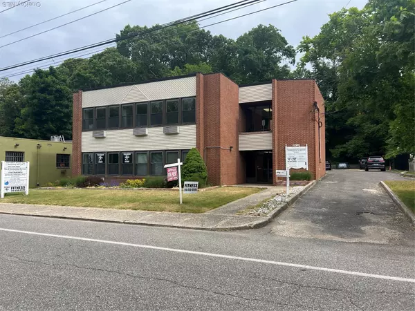 2042 N Country RD #201/202, Wading River, NY 11792