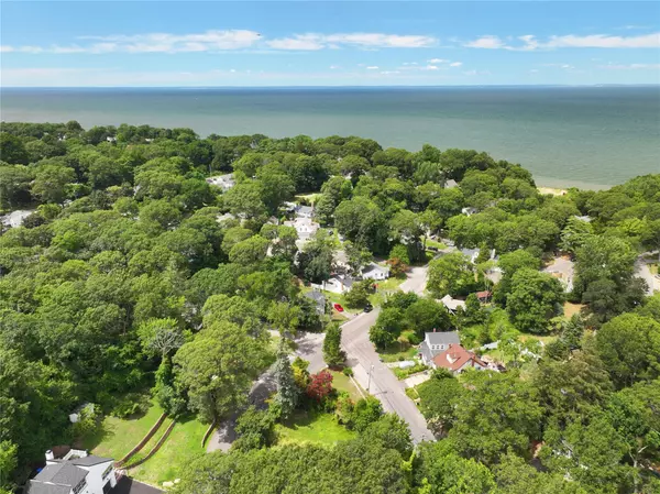 Rocky Point, NY 11778,90 Sunburst DR