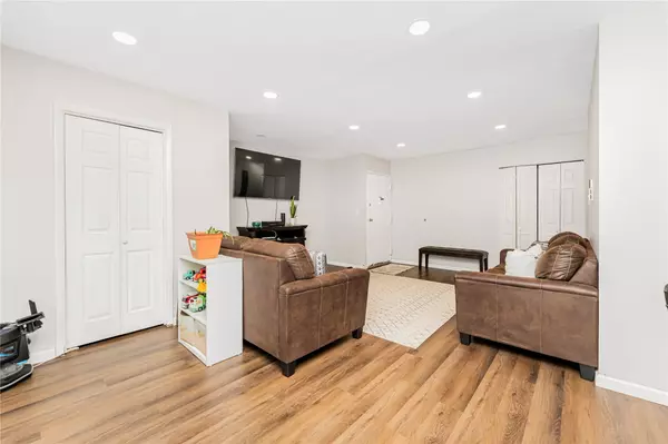 Wappingers Falls, NY 12590,33 Scarborough LN #C