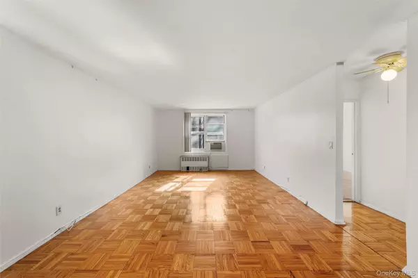 Yonkers, NY 10704,1296 Midland AVE #L2