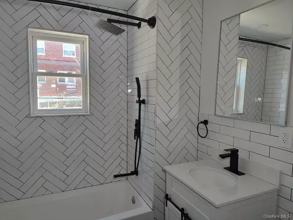 Bronx, NY 10465,416 Revere AVE