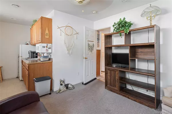 Lindenhurst, NY 11757,245 Lido Pkwy