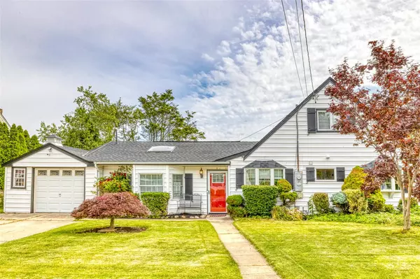 2053 Stuyvesant AVE, East Meadow, NY 11554