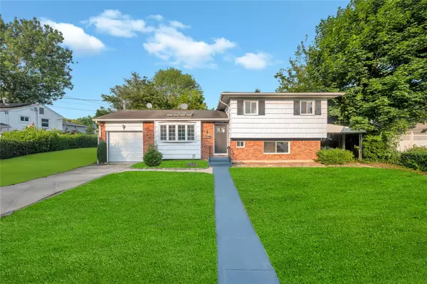 295 W 24th ST, Deer Park, NY 11729