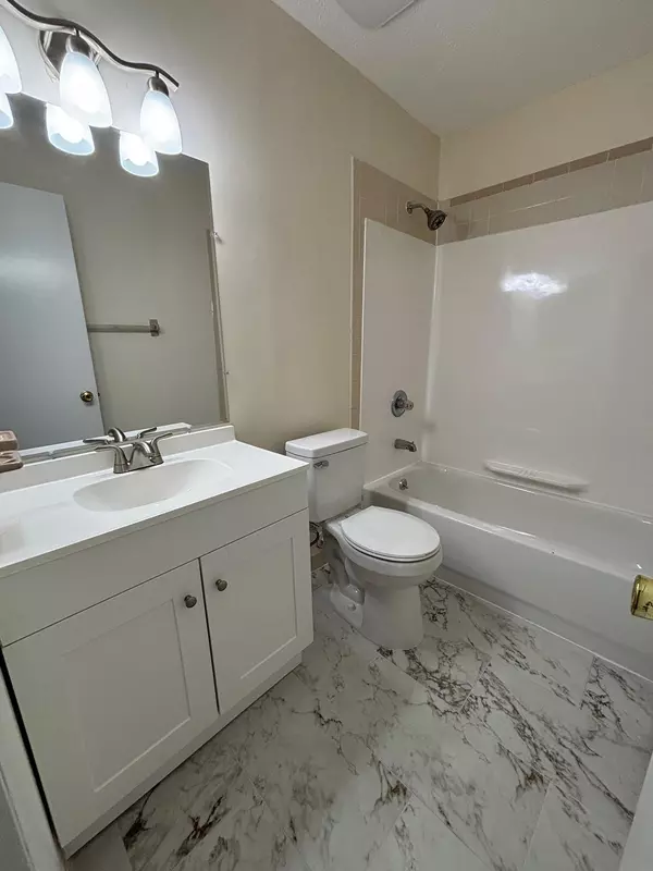 Congers, NY 10920,13 N Rockland AVE #6