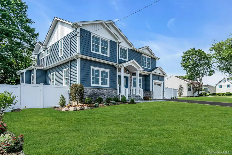 68 Caroline ST, Bethpage, NY 11714