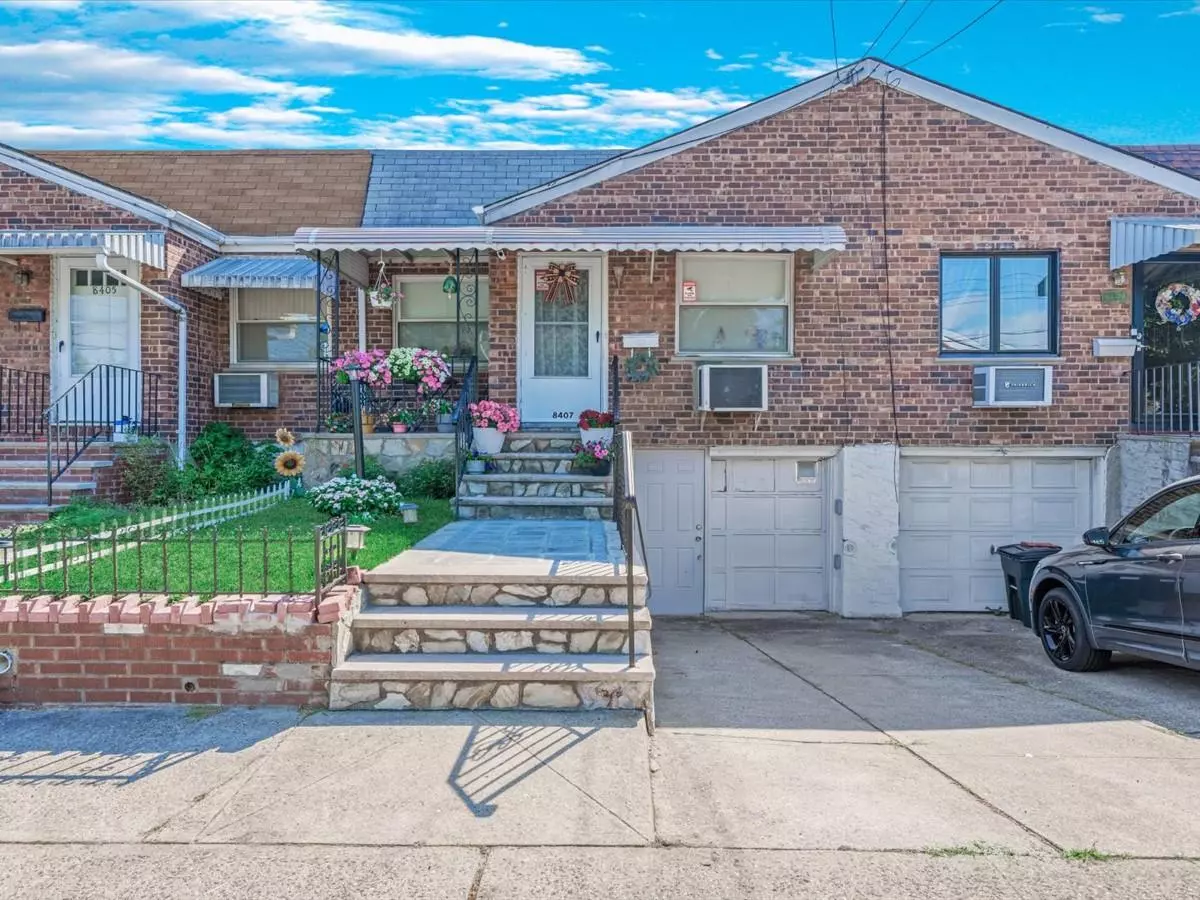 Floral Park, NY 11001,8407 262nd ST