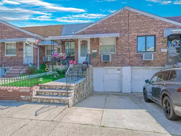 Floral Park, NY 11001,8407 262nd ST
