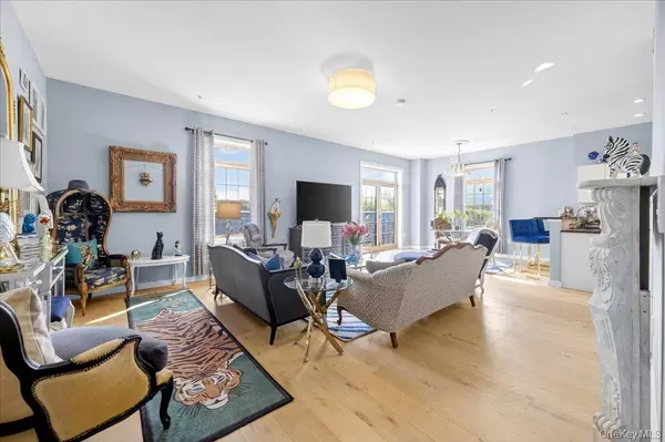 Beacon, NY 12508,249 Main ST #402