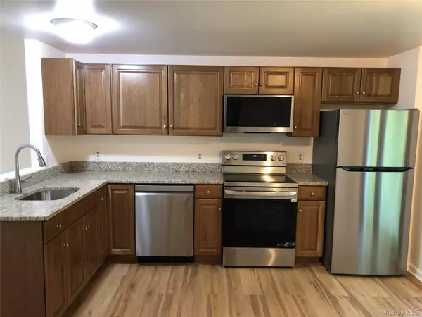 Call Listing Agent, NY 12020,13 Wake Robin