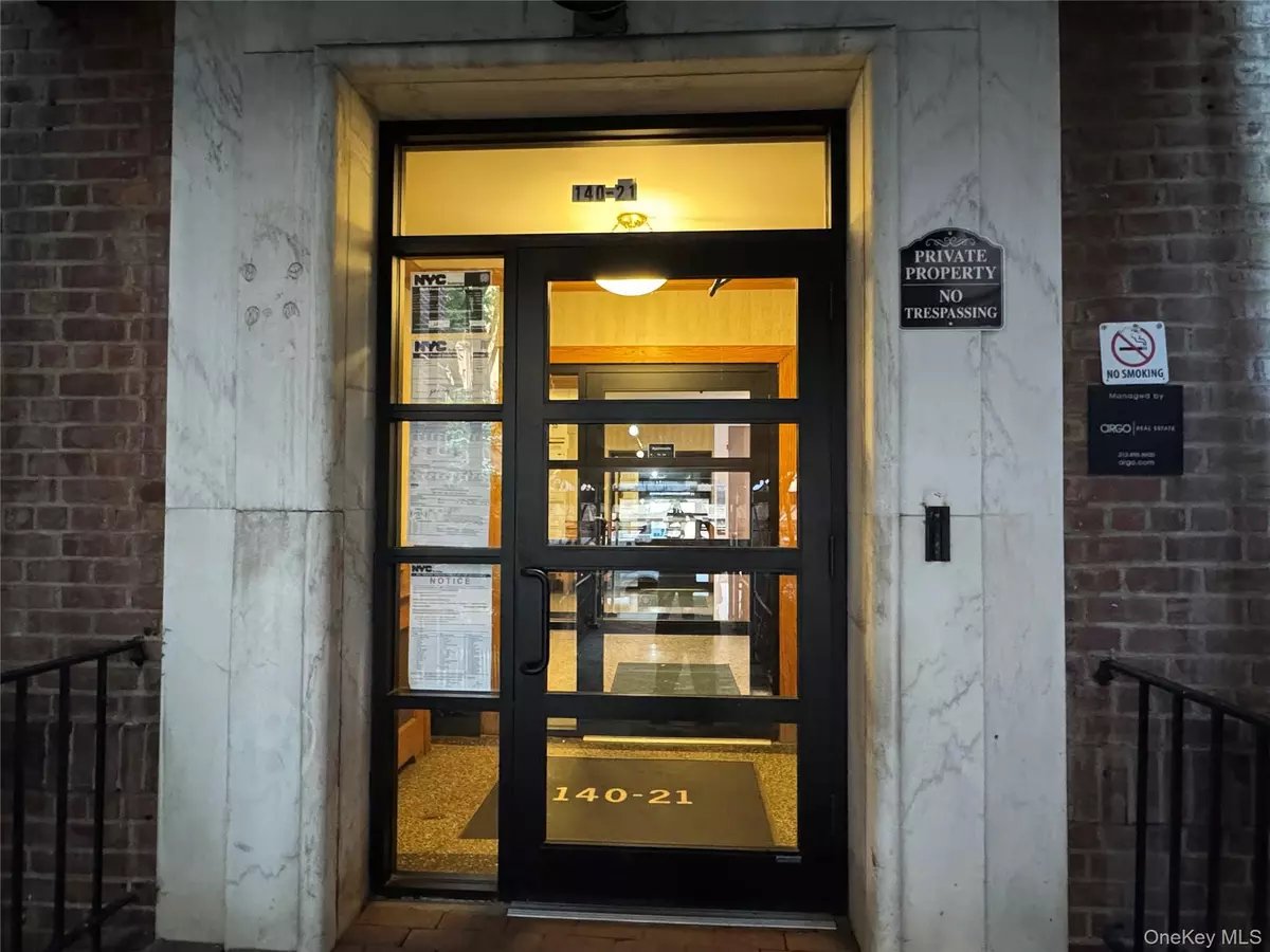 Briarwood, NY 11435,14021 Burden CRES #107